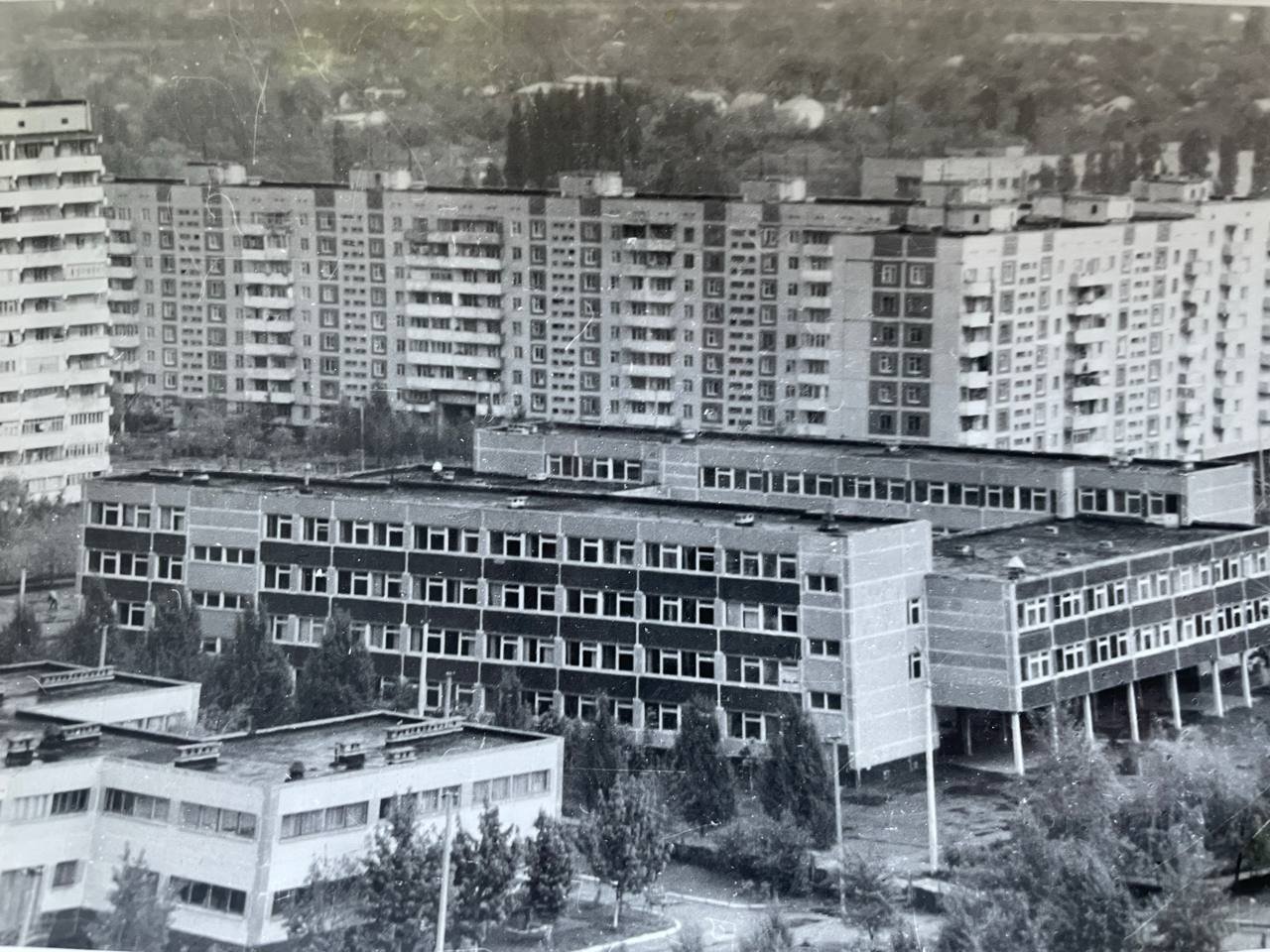 Фото школи у 1980 році